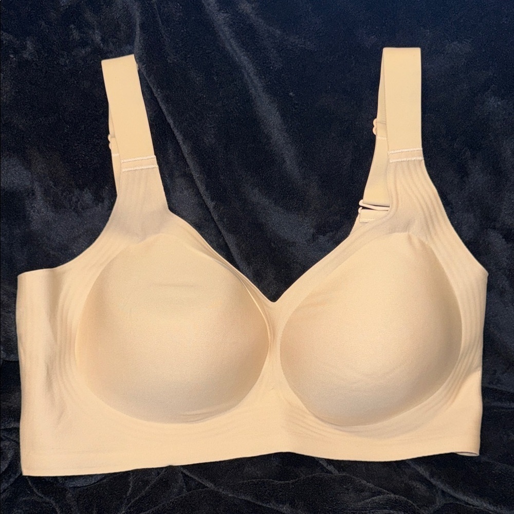 Elegant Beige Seamless Bra